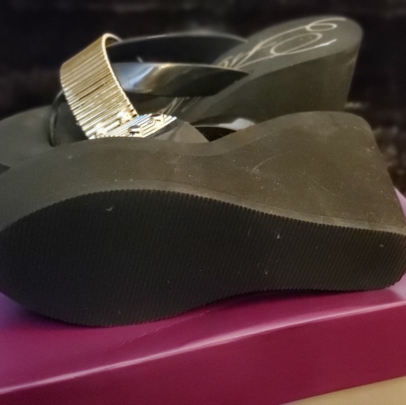 Shoes - Picture 3 of 3